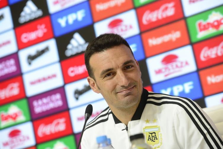 Lionel Scaloni contó cómo fue su charla con Lionel Messi sobre la Selección