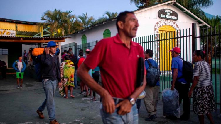 Brasil y Perú toman medidas para regularizar la situación de los migrantes venezolanos