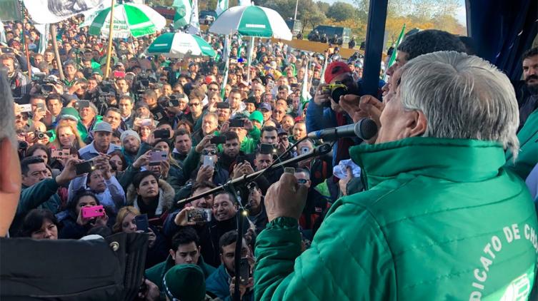 Camioneros dejó la conducción de la CGT y marchará este martes