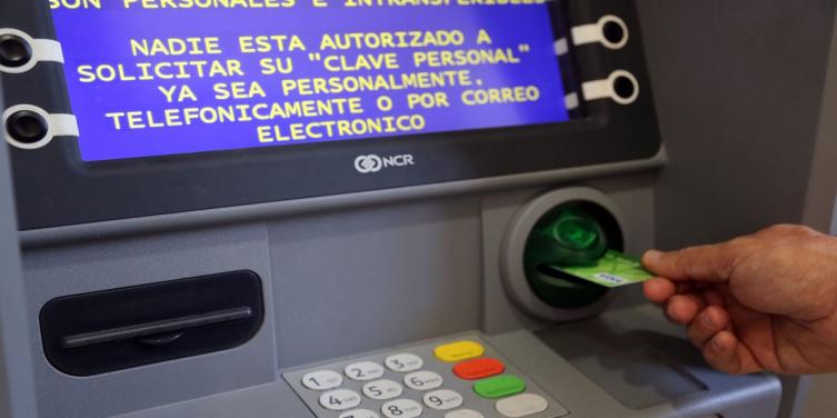 Pago de haberes a los agentes provinciales  
