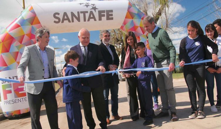 Lifschitz inauguró la pavimentación de calle Ayacucho  