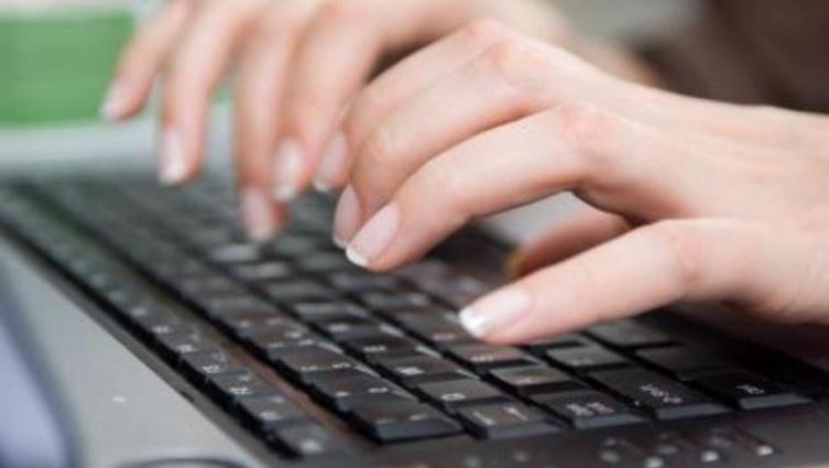 Qué son las rayas en relieve que aparecen en las letras “F” y “J” de tu teclado