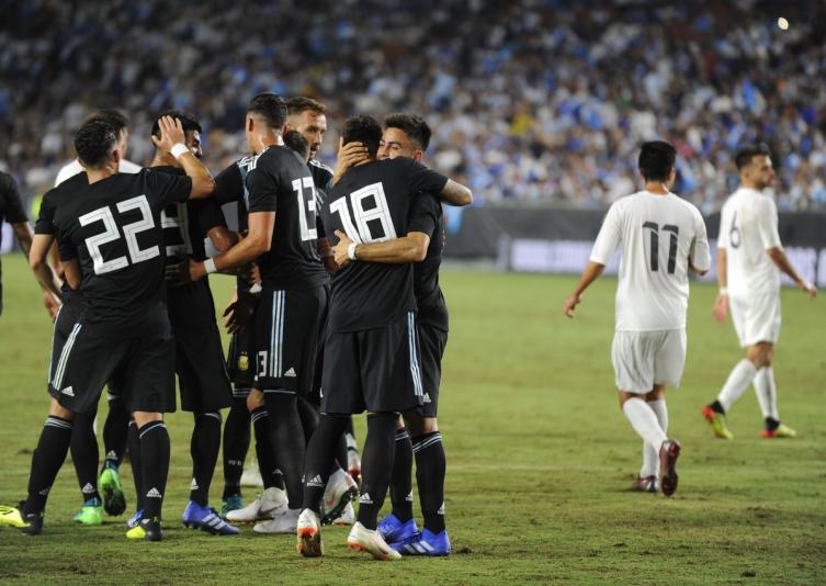 La Selección de la renovación aprobó su primer examen con una goleada ante Guatemala