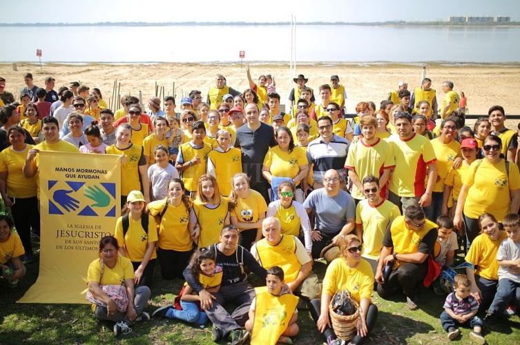Más de 400 voluntarios limpiaron las playas  