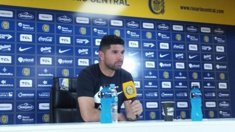 Ortigoza dijo que no pensaba en un clásico por Copa pero al final habló del tema