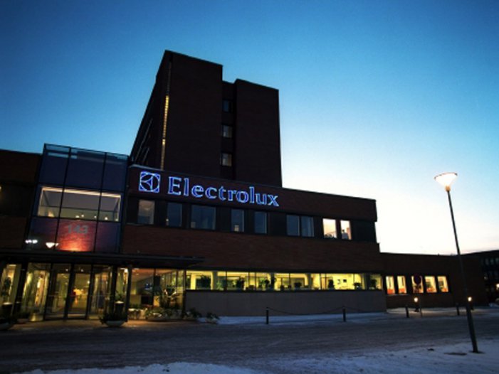 Electrolux licenció a todo su personal por un mes