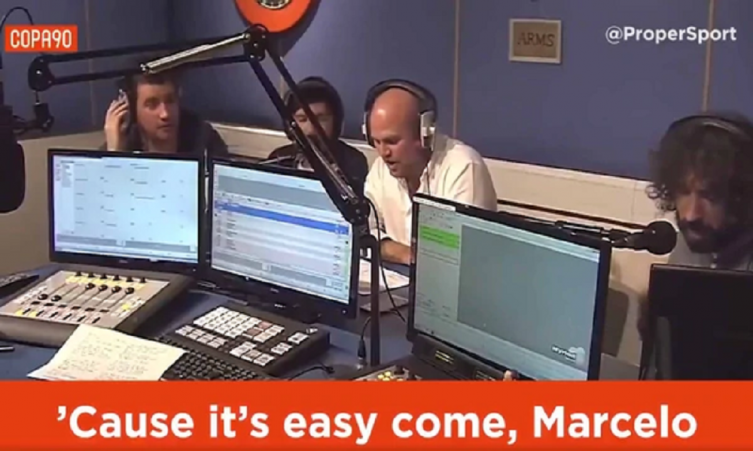 En Inglaterra versionaron la Rapsodia Bohemia de Queen y se la dedicaron a Marcelo Bielsa
