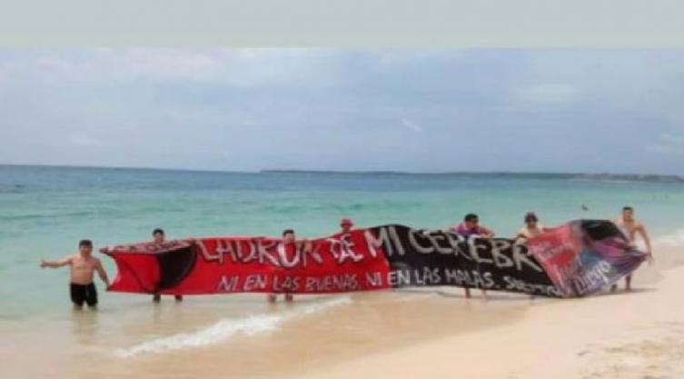 Los hinchas de Colón empezaron la previa en Barranquilla
