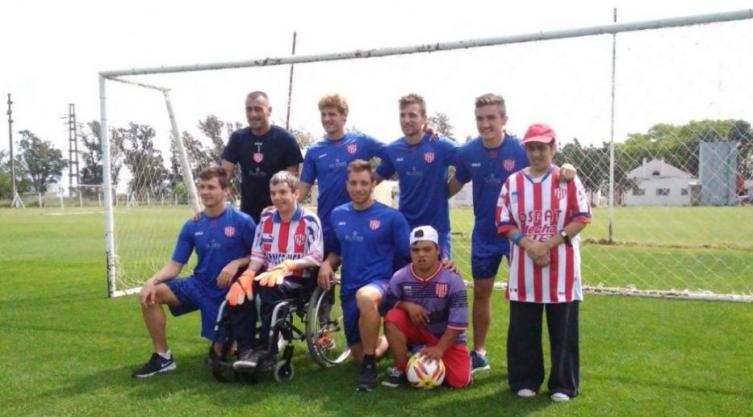 El plantel tatengue tuvo una visita especial durante la prática