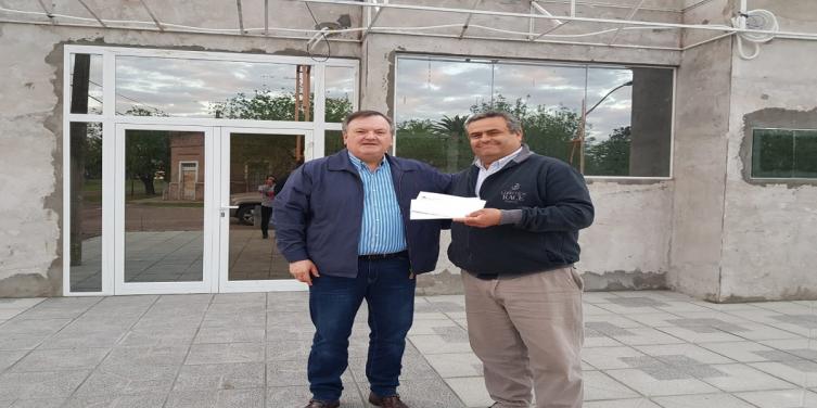 Michlig entregó aportes y repasó junto a Hugo López temas locales 