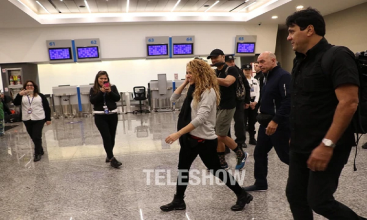 Shakira llegó a Buenos Aires y se prepara para cantar en el Estadio de Vélez
