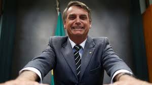 Ahora, Bolsonaro quiere acercarse a las mujeres