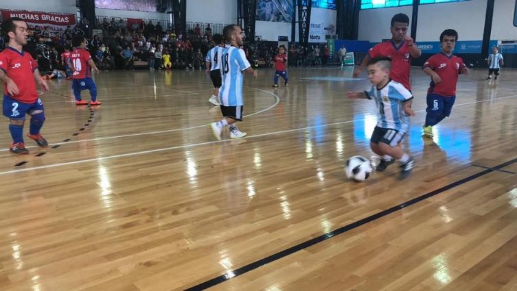 La Selección Argentina de Talla Baja fue otra vez contundente: 10 a 1 a Chile