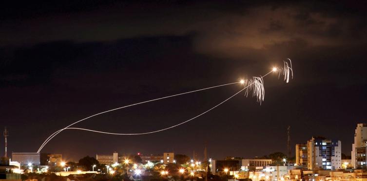Israel bombardea 80 puntos militares de Gaza
