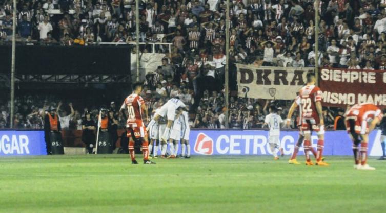 Unión perdió por goleada el invicto en el 15 de Abril 