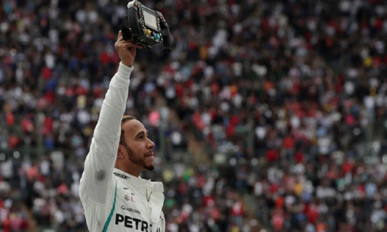 Hamilton igualó a Fangio y quedó a dos títulos de alcanzar a Schumacher, el más ganador de la F 1