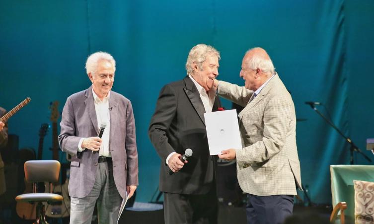 Homenaje público a Chico Novarro 