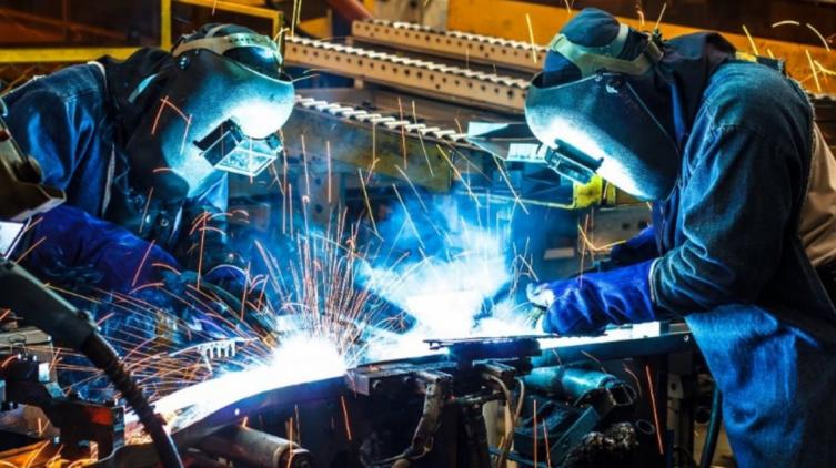 La UIA alertó que la caída de la actividad impactará en el empleo