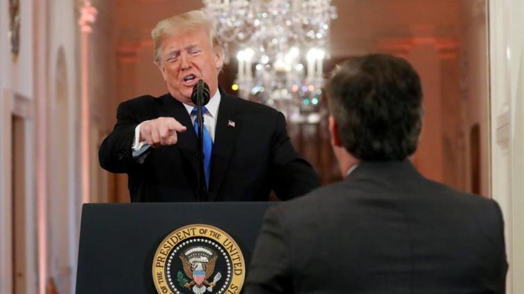 Con una demanda, CNN va contra Donald Trump