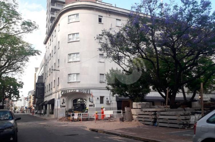 Una niña cayó desde el cuarto piso de un hotel