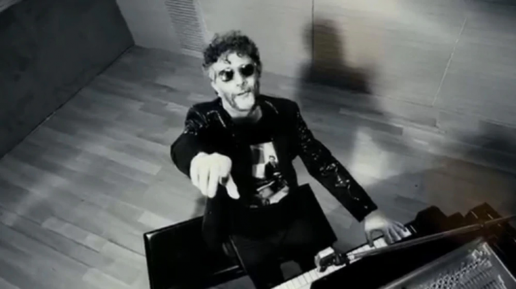 Fito Páez grabó una versión especial de su tema en la previa del River-Boca