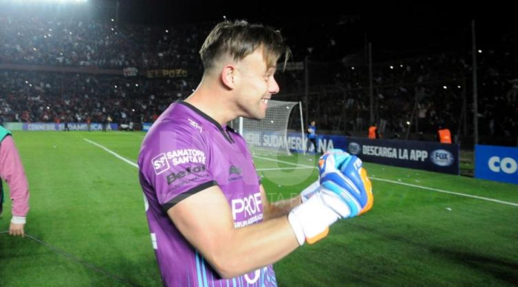 Burián, otra vez nominado a la Mejor Atajada de la fecha de la Superliga