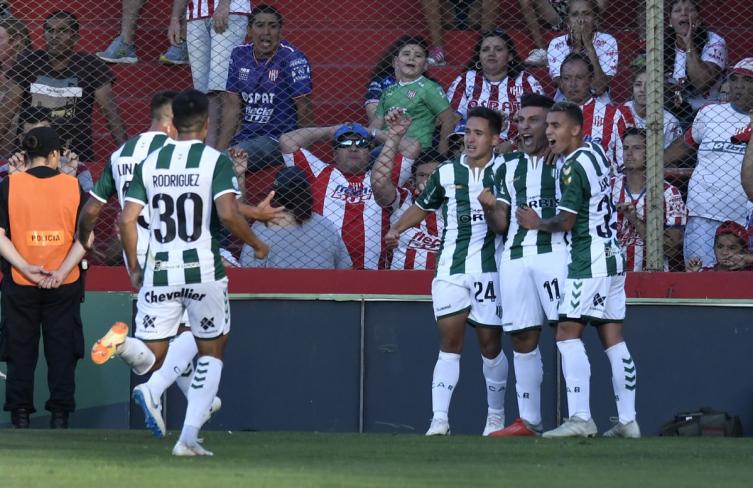 Unión se despidió mal de su gente: perdió ante Banfiel 1 a 0