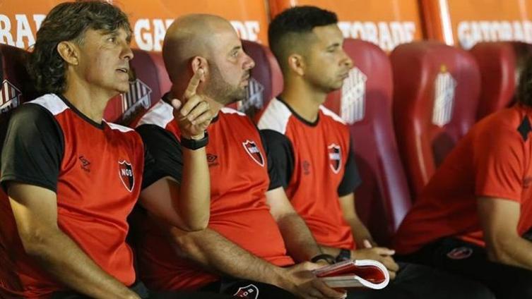 ¿Bidoglio tiene chances de dirigir a Newell ´s de manera oficial?