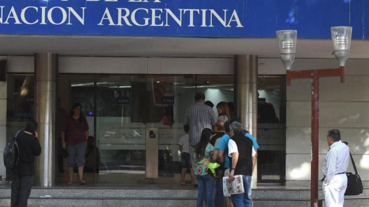 Lunes sin atención al público en los bancos