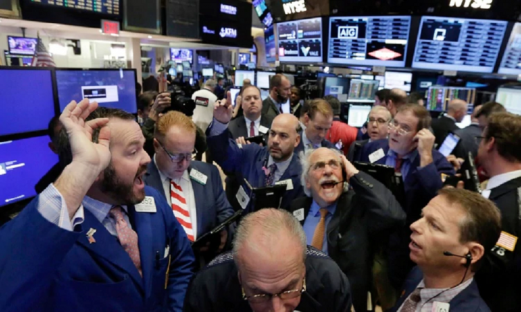La fuerte caída de Wall Street impactó en Argentina  