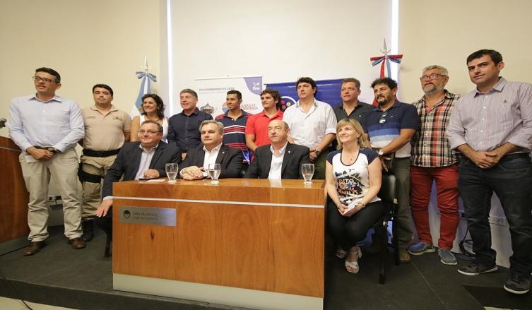 Se presentó la Maratón Acuática Internacional Santa Fe-Coronda  