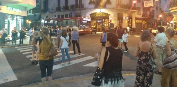 Cacerolazo contra el gobierno de Macri tras el anuncio de un nuevo tarifazo