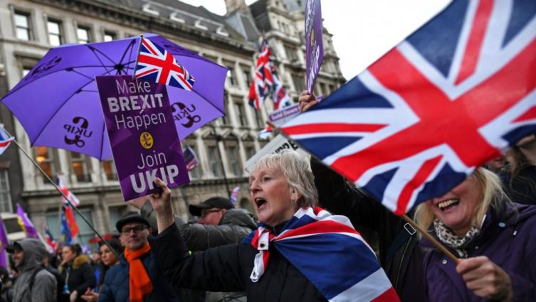 Miles de británicos marcharon contra el Brexit