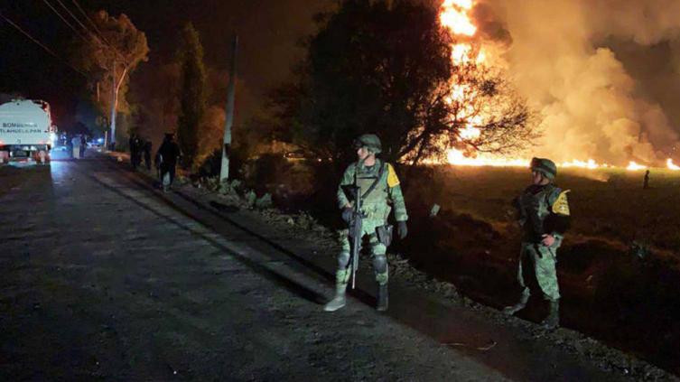 Al menos 21 muertos al explotar un oleoducto en México