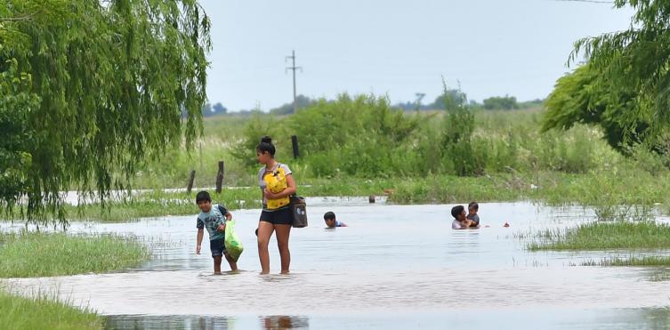 Emergencia hídrica por las inundaciones en el NOA y el Litoral
