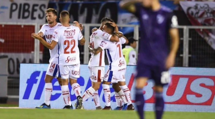 Unión tuvo un triunfo Monumental ante el campeón de la Copa  América 