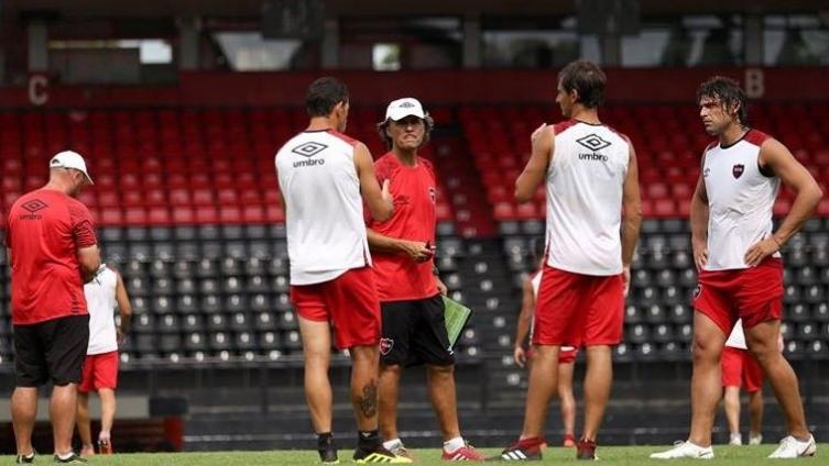 Newell ´s, ante Boca, con varias dudas en la formación inicial