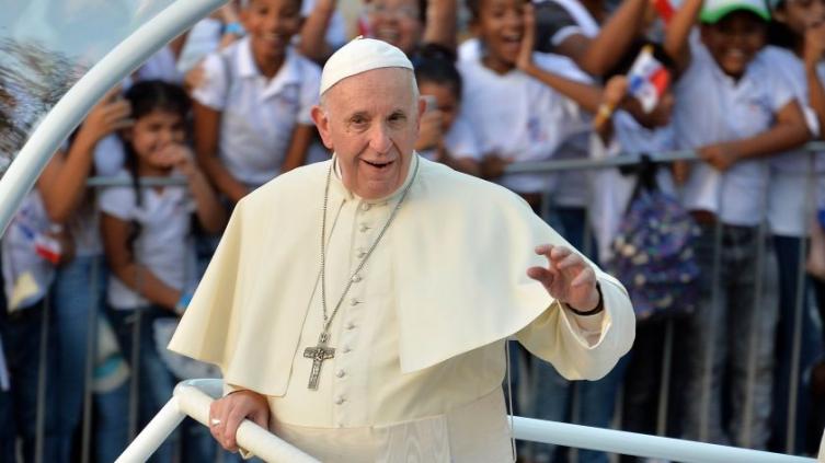 El Papa le abrió la puerta a la educación sexual pero al celibato
