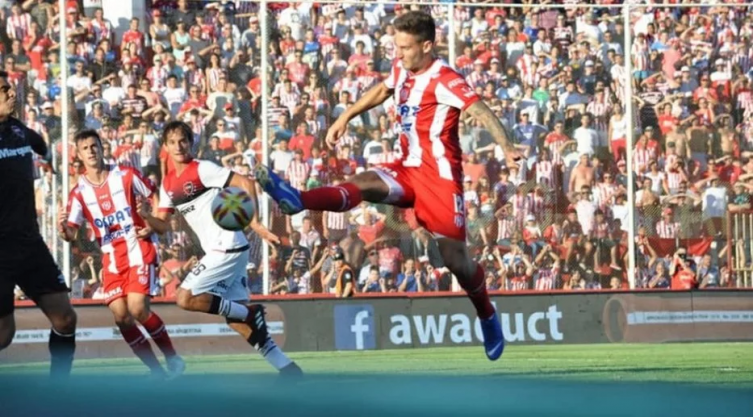Lotti y Mazzola compiten por un lugar en el ataque