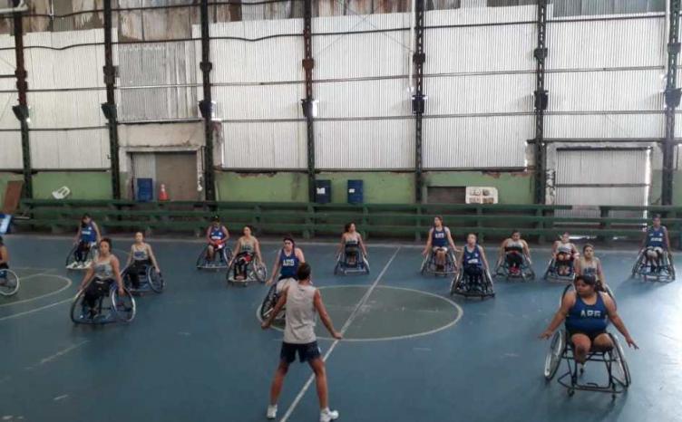 Básquet femenino: Las Lobas trabajan y piensan en Lima