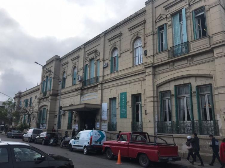 Dos homicidios, varios baleados y apuñalados en un día