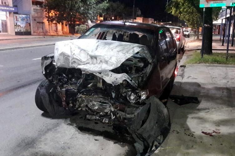 Choque frontal de vehículos 