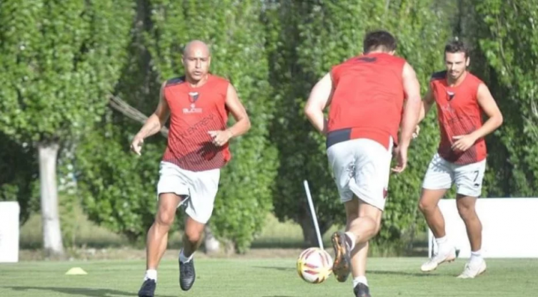 Colón entrena pensando en Talleres