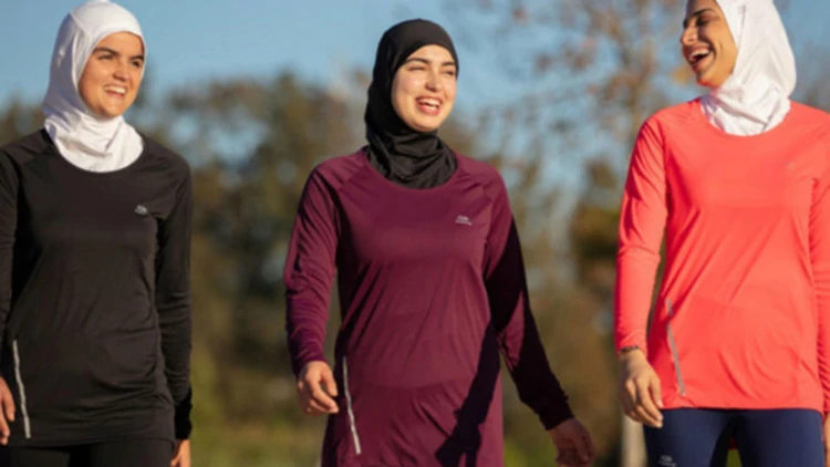 Polémica en Francia por el hiyab deportivo: una compañía canceló su venta por amenazas