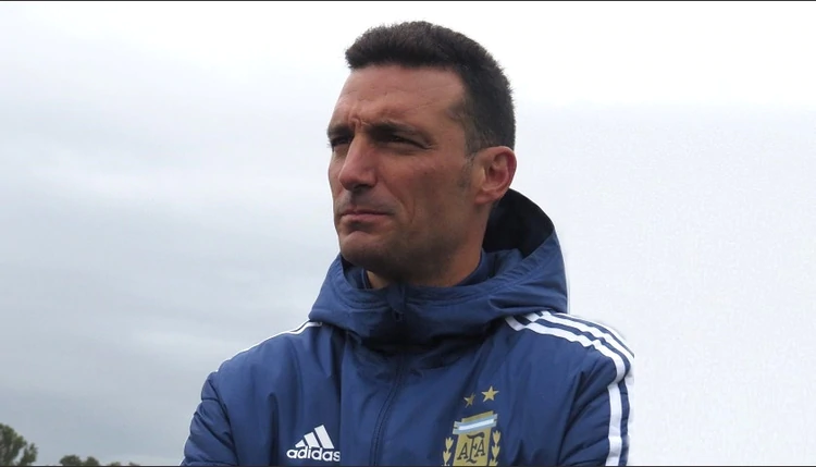 La sorpresa en la lista de los futbolistas locales que citaría Scaloni para la próxima gira de la Selección