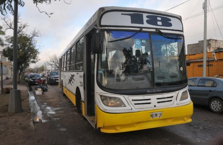 Desvío de colectivos por las obras hídricas en Av. Freyre
