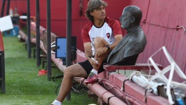 Bidoglio sigue probando, pero aún no define la formación ante Talleres