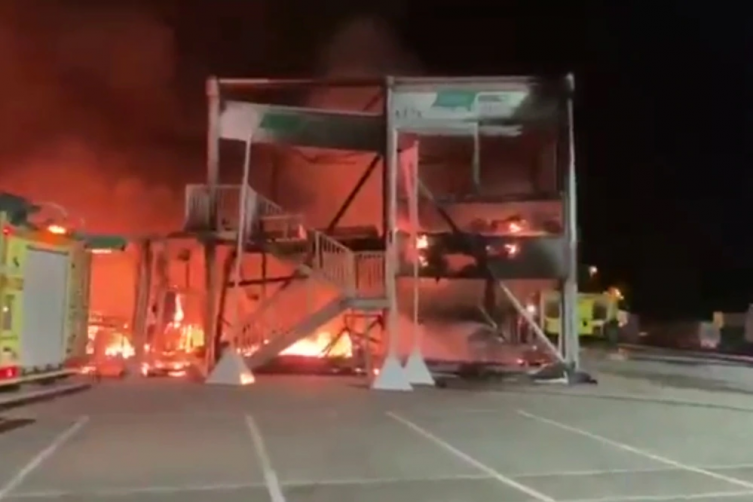 Impactante incendio en el Moto E: seis horas de fuego y destrucción total de 23 motocicletas