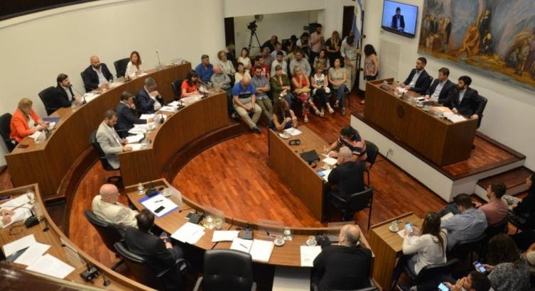 Piden aclarar la renuncia de una de las vocales 