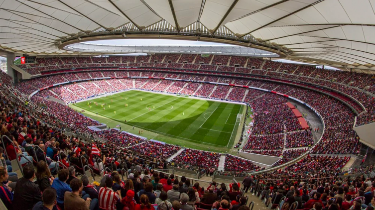 Récord de asistencia en un partido de fútbol femenino en España: más de 60 mil personas presenciaron el Atlético Madrid - Barcelona